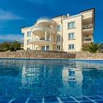 Pensión Luxury Tunera