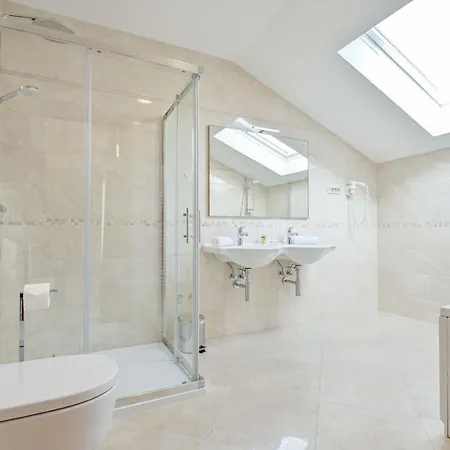 Luxury Tunera