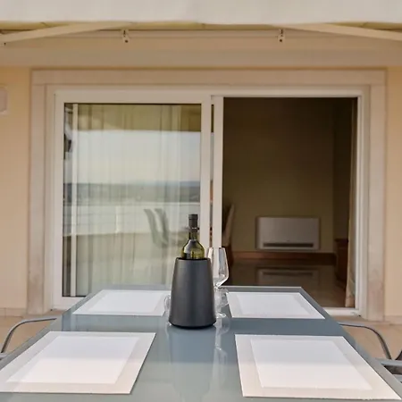 Πανσιόν Luxury Tunera