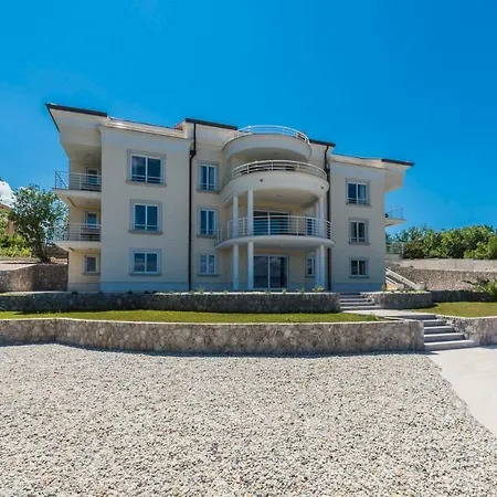 Luxury Tunera Πανσιόν 5*