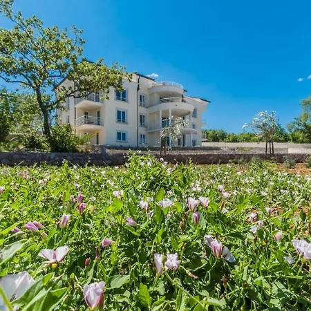 Πανσιόν Luxury Tunera