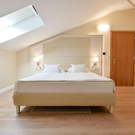 Luxury Tunera